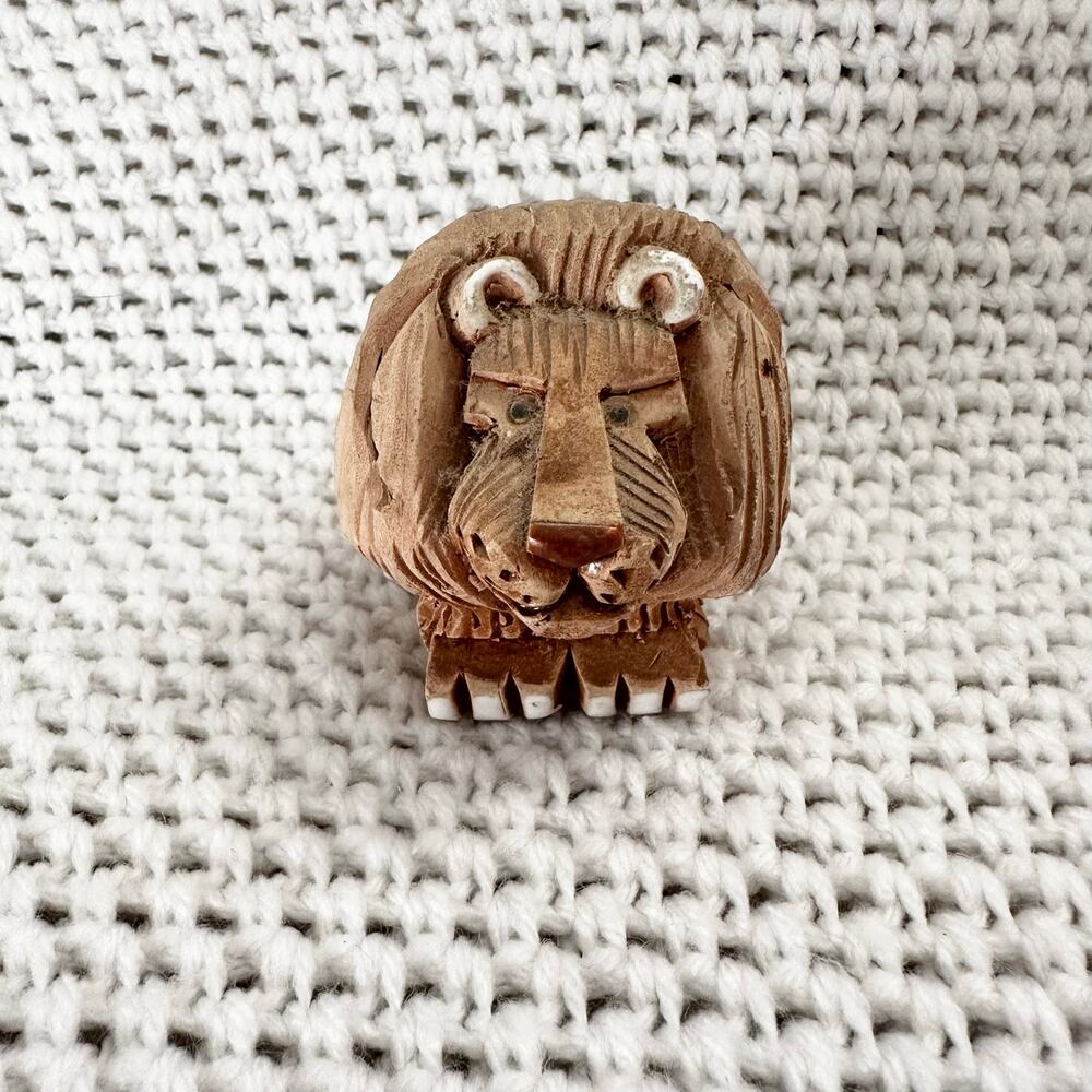 Artesania Rinconada Sitting Regal Lion Carved Pottery Figurine Statuette 2.5 Vtg